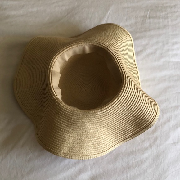 Beach/summer straw hat - Picture 3 of 4